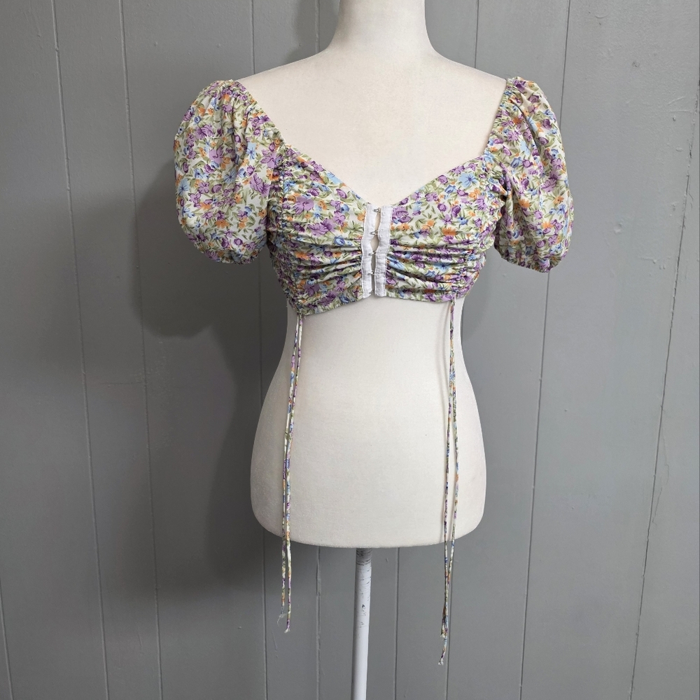 Strangers & Lovers Floral Cropped Short Sleeve Top Size S